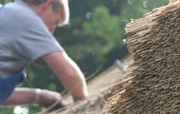 professional Groes Fawr thatchers